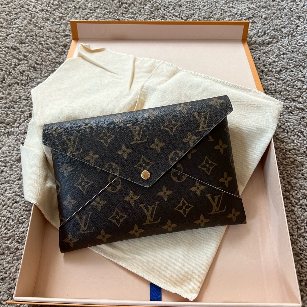 Brand new Louis Vuitton pouch